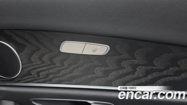 Mercedes-Benz E-Class — Фото автомобиля 30