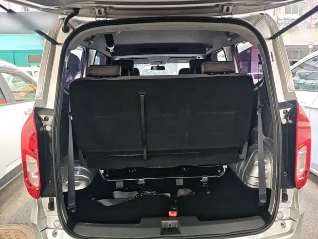 Wuling Hongguang — Фото автомобиля 18