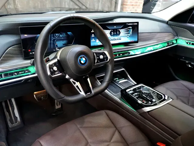 BMW i7 — Фото автомобиля 6