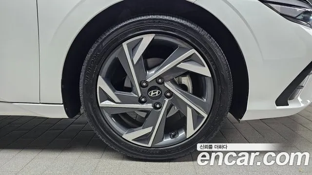 Hyundai Avante CN7 — Фото автомобиля 6