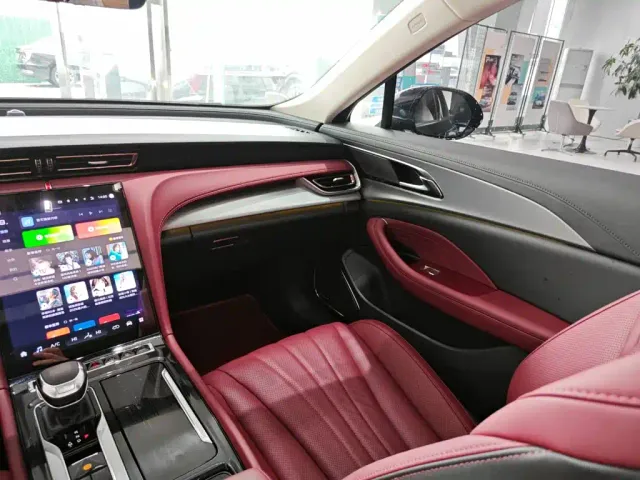 Hongqi H5 — Фото автомобиля 20