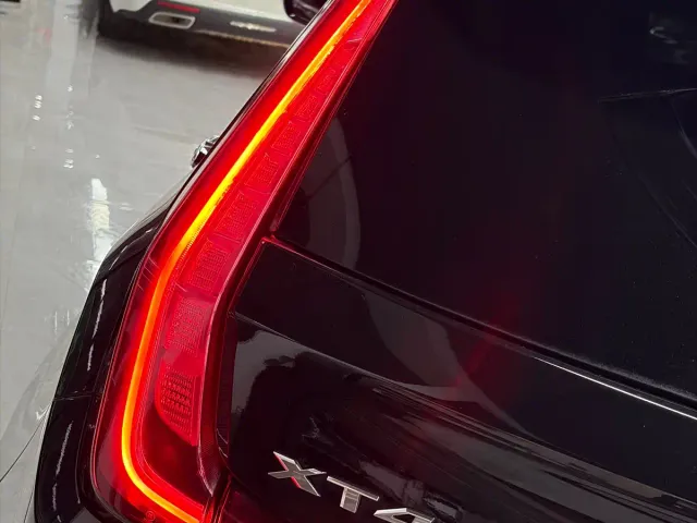 Cadillac XT4 — Фото автомобиля 16