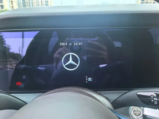 Mercedes-Benz E-Class — Фото автомобиля 23