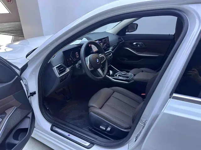 BMW 3 Series — Фото автомобиля 9