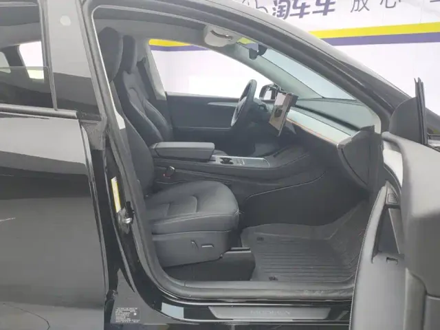 Tesla Model Y — Фото автомобиля 8