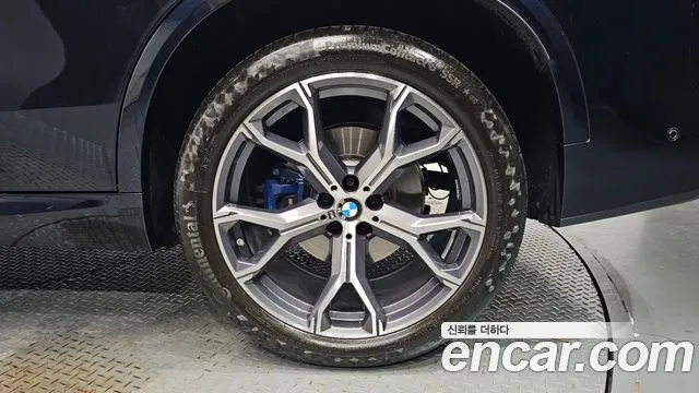 BMW X5 xDrive 40i M Sport — Фото автомобиля 17
