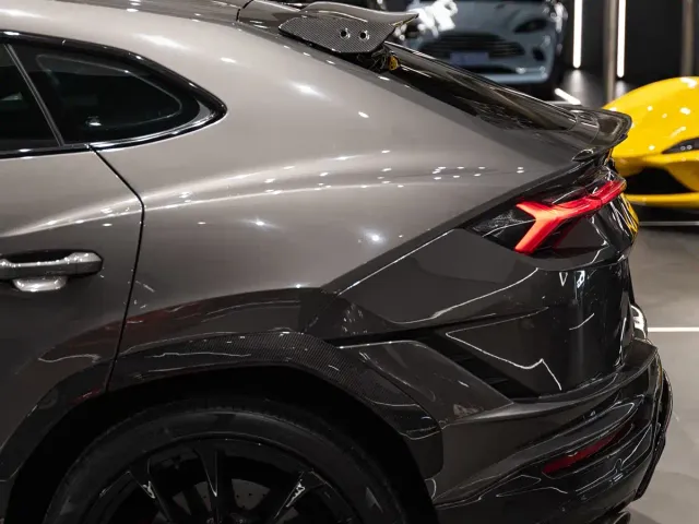 Lamborghini Urus — Фото автомобиля 3