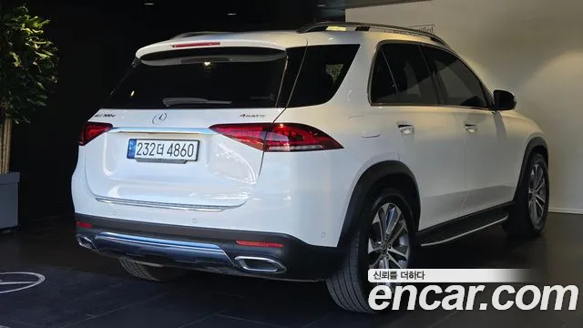 Mercedes-Benz GLE-Class — Фото автомобиля 2