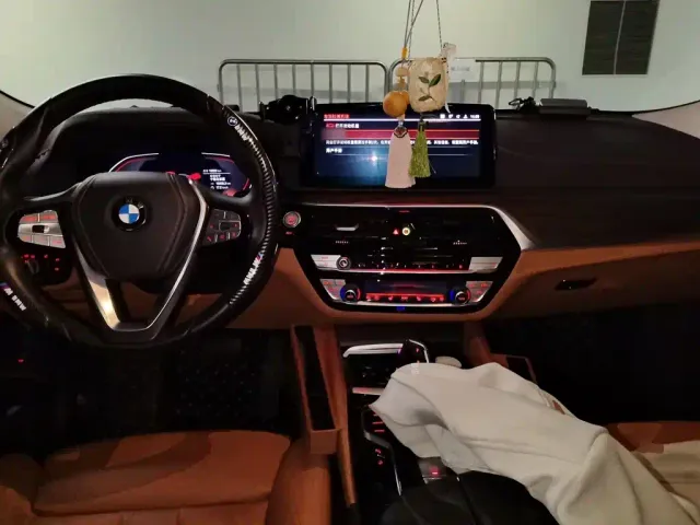 BMW 6 Series Gran Turismo — Фото автомобиля 10