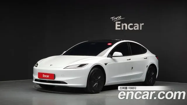 Фотография автомобиля — Tesla Model 3