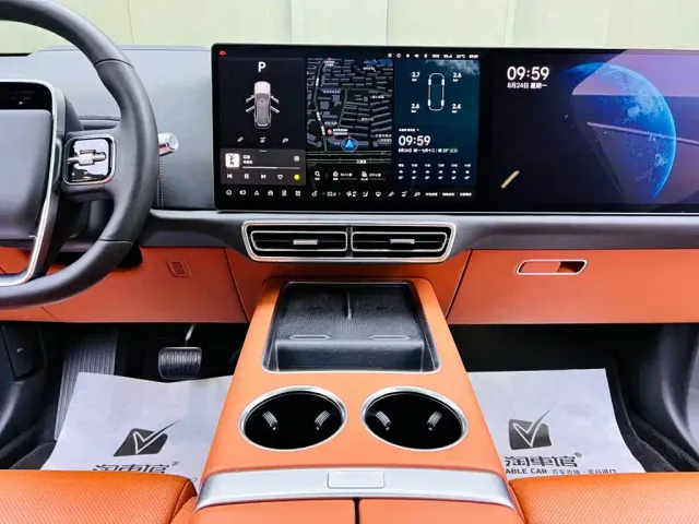 Li Auto L9 — Фото автомобиля 11
