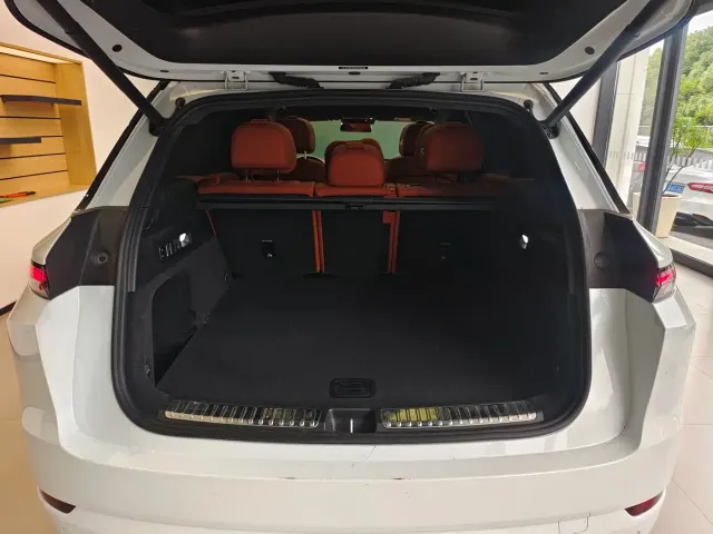 Li Auto L7 — Фото автомобиля 6