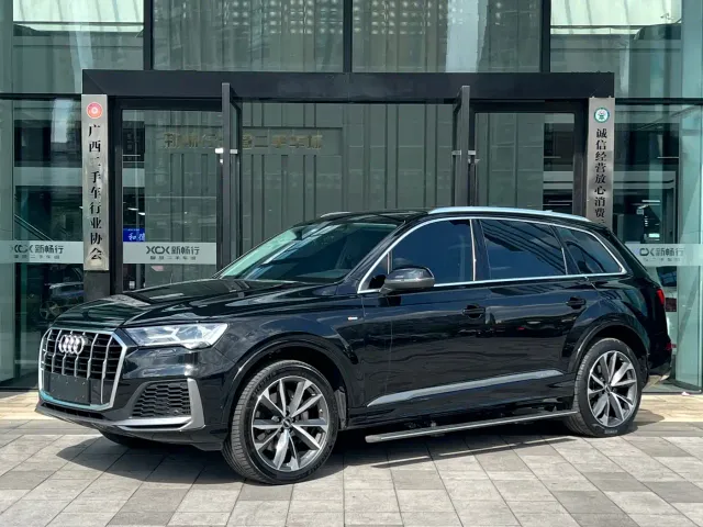 Фотография автомобиля — Audi Q7