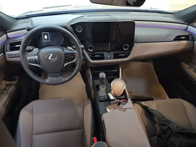 Lexus ES — Фото автомобиля 13