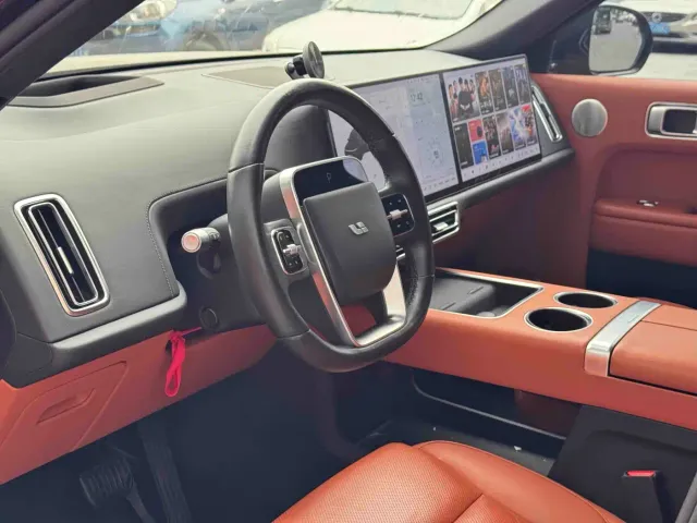 Li Auto L9 — Фото автомобиля 6