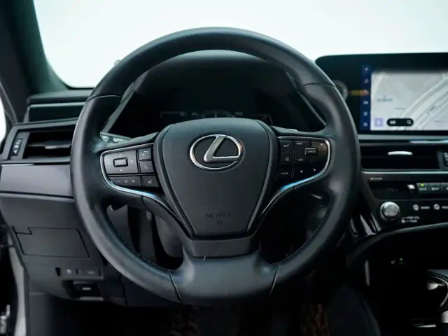 Lexus ES — Фото автомобиля 16