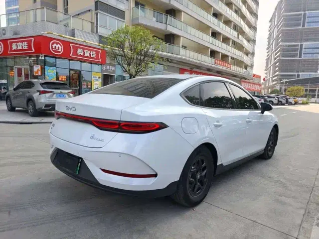 BYD Qin PLUS — Фото автомобиля 5