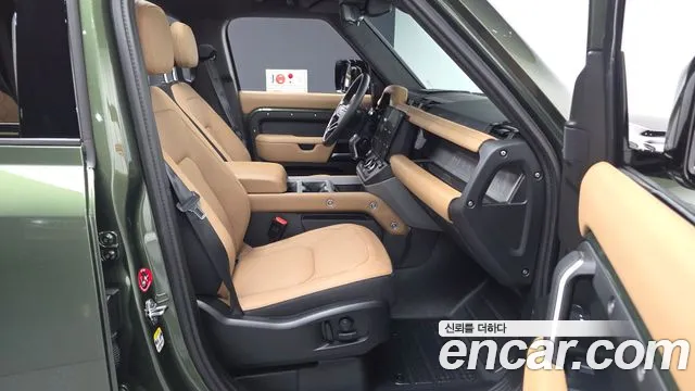 Land Rover Defender — Фото автомобиля 11