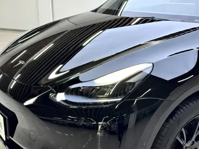Tesla Model Y — Фото автомобиля 6