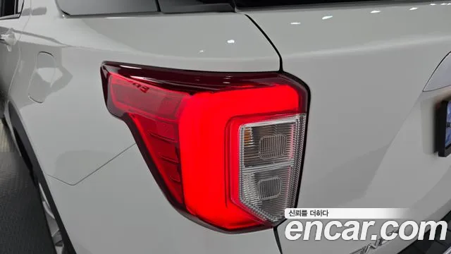 Ford Explorer 6th Gen — Фото автомобиля 23