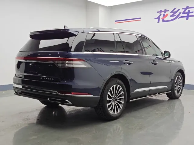 Lincoln Aviator — Фото автомобиля 29