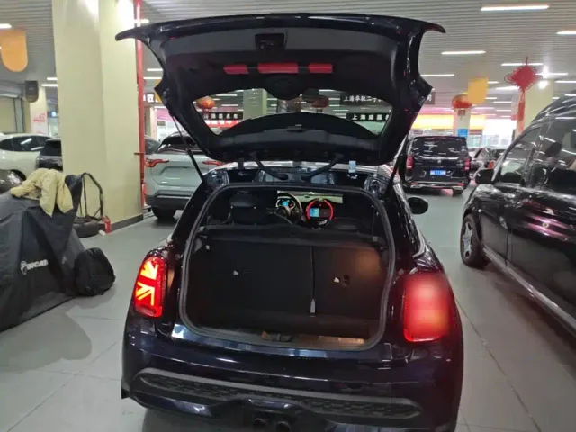 MINI Hatch — Фото автомобиля 18