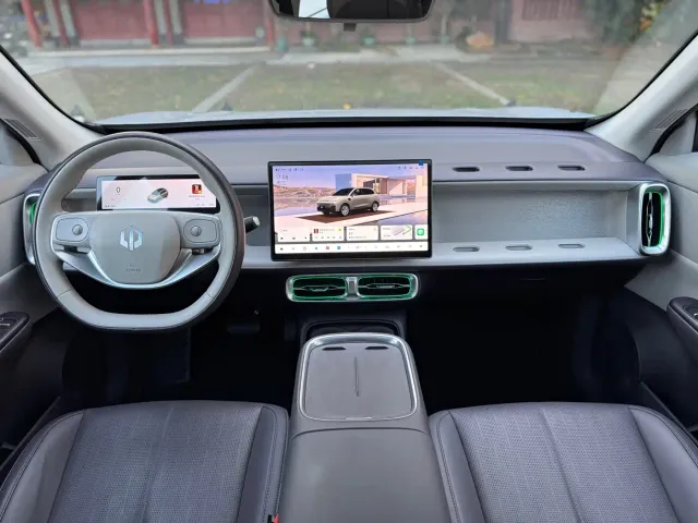 Leapmotor B10 — Фото автомобиля 12