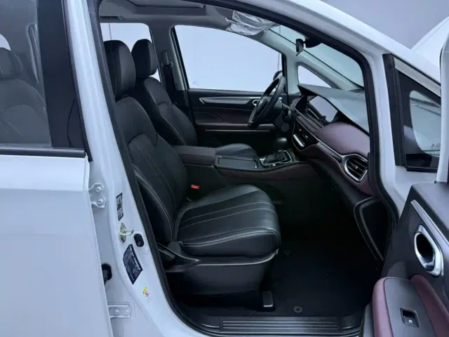 GAC Trumpchi M6 — Фото автомобиля 21