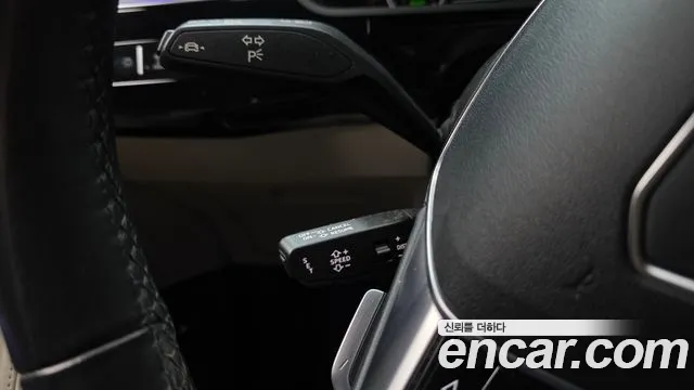 Audi e-tron — Фото автомобиля 18
