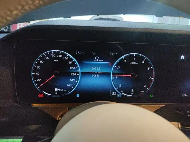 Mercedes-Benz E-Class — Фото автомобиля 4