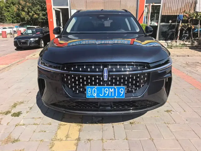 Lincoln Nautilus 2023 2.0T 4WD Premium Hybrid Edition — Фото автомобиля 2