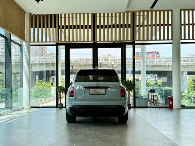 Rolls-Royce Cullinan — Фото автомобиля 4