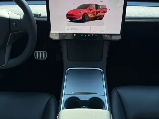 Tesla Model Y — Фото автомобиля 8