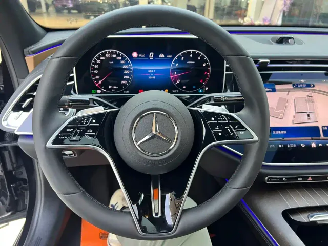 Mercedes-Benz E-Class — Фото автомобиля 18
