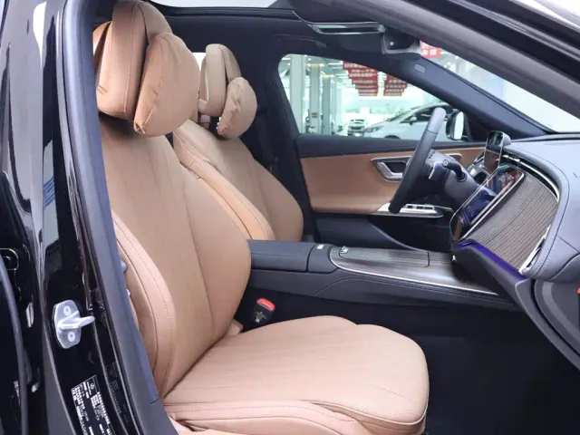 Mercedes-Benz E-Class — Фото автомобиля 21