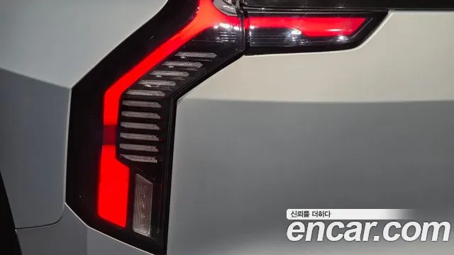 Kia EV9 — Фото автомобиля 8