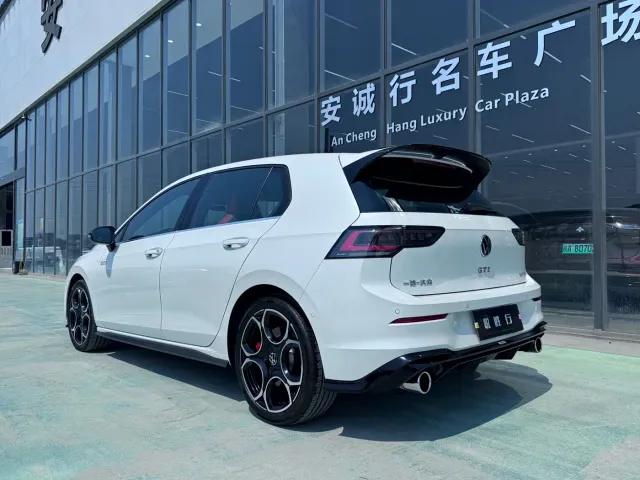Volkswagen Golf GTI — Фото автомобиля 4