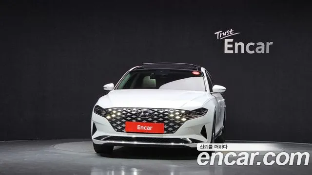 Hyundai Grandeur New — Фото автомобиля 3