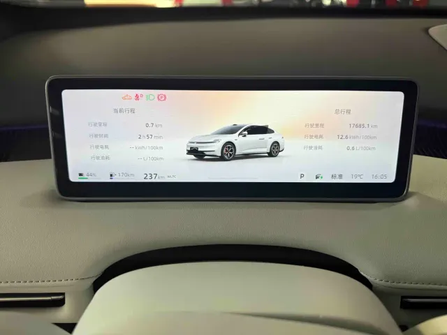 Changan Qiyuan A06 — Фото автомобиля 12