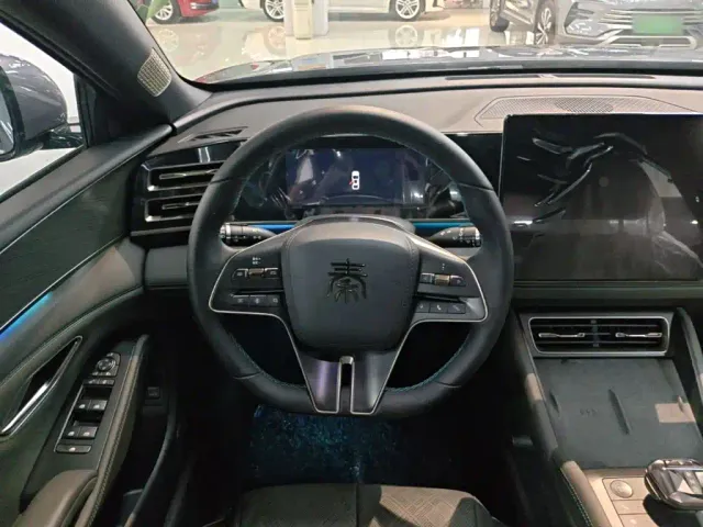 BYD Qin L — Фото автомобиля 10