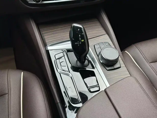 BMW 5 Series — Фото автомобиля 14