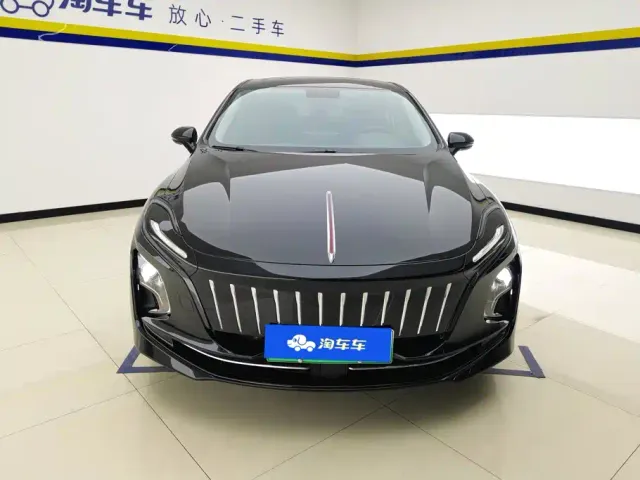 Hongqi E-QM5 — Фото автомобиля 2