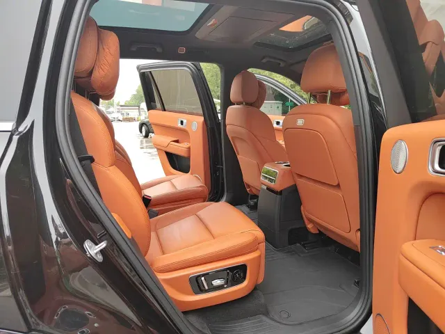 Li Auto L9 — Фото автомобиля 16