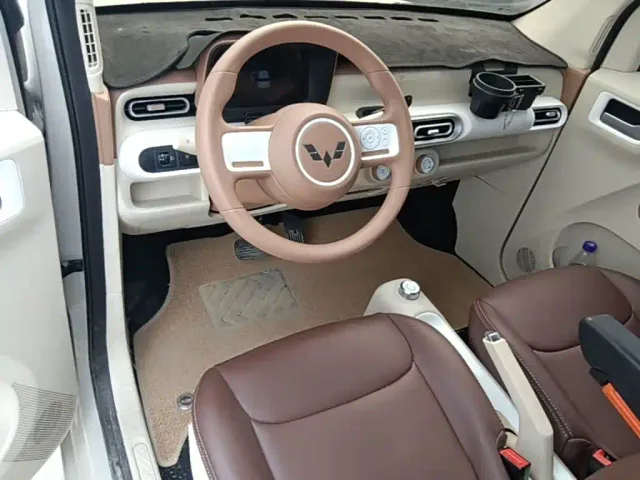 Wuling Hongguang Mini EV — Фото автомобиля 9