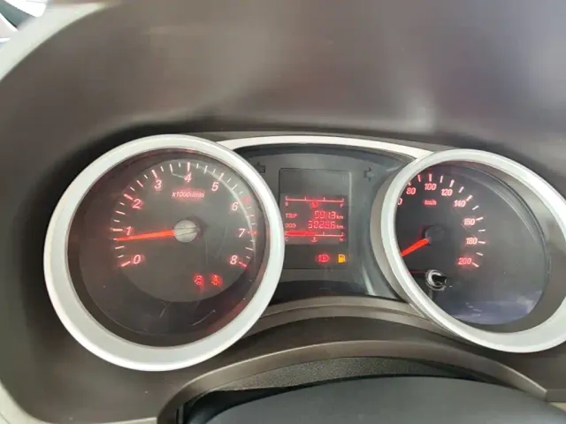 Wuling Hongguang — Фото автомобиля 11