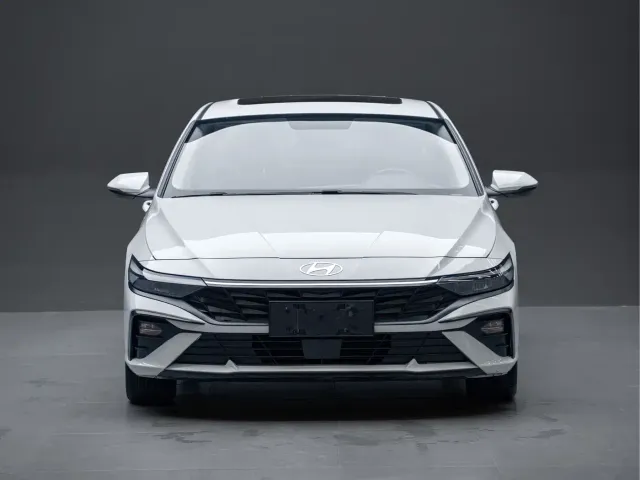 Hyundai Elantra — Фото автомобиля 5