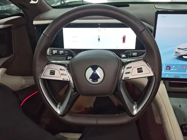 Denza Z9GT — Фото автомобиля 10