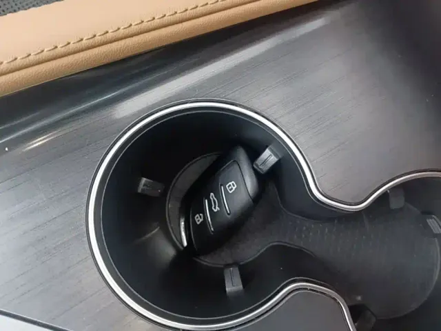 Roewe RX5 — Фото автомобиля 8