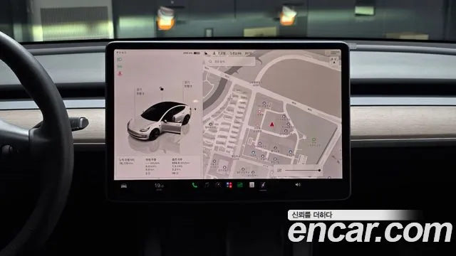 Tesla Model 3 — Фото автомобиля 12