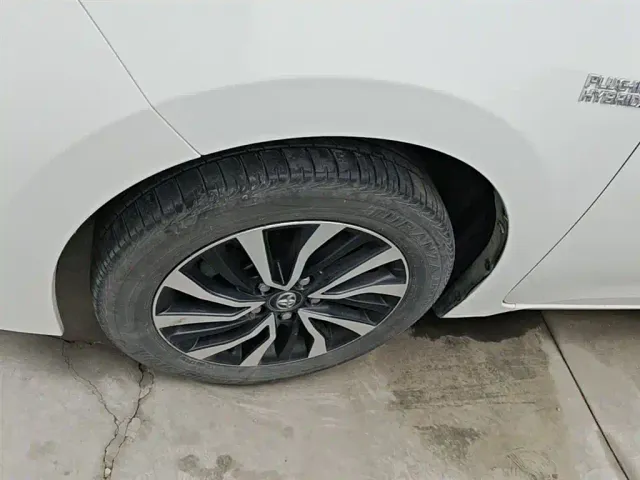 Toyota Corolla Twin Engine E+ — Фото автомобиля 21